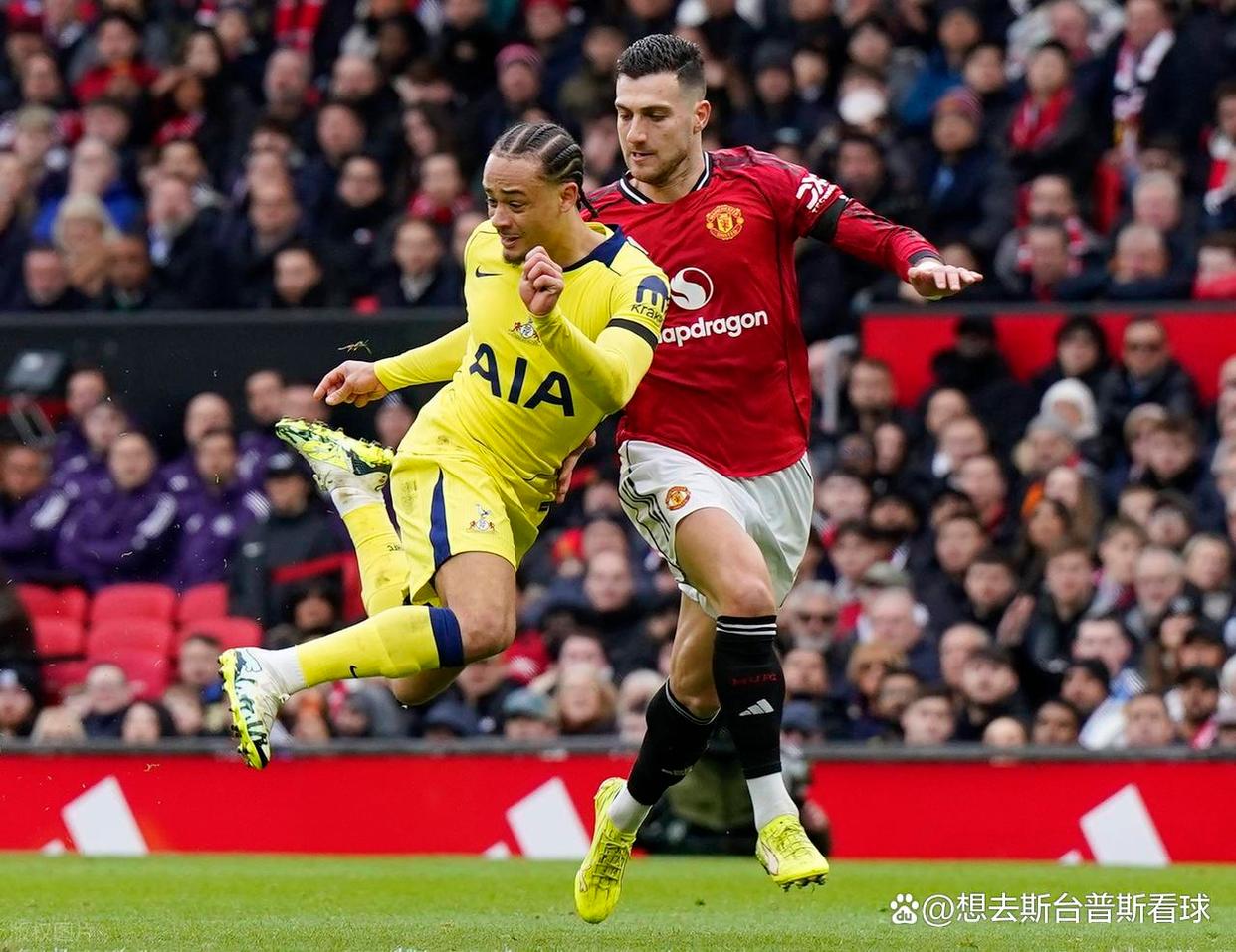 国王杯最新形势：曼联高居榜首，阿森纳强势追赶，冠军归属成迷的简单介绍